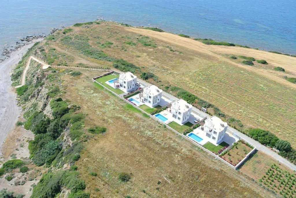 Olga Luxury Beach Front Villas Lakhaniá Esterno foto
