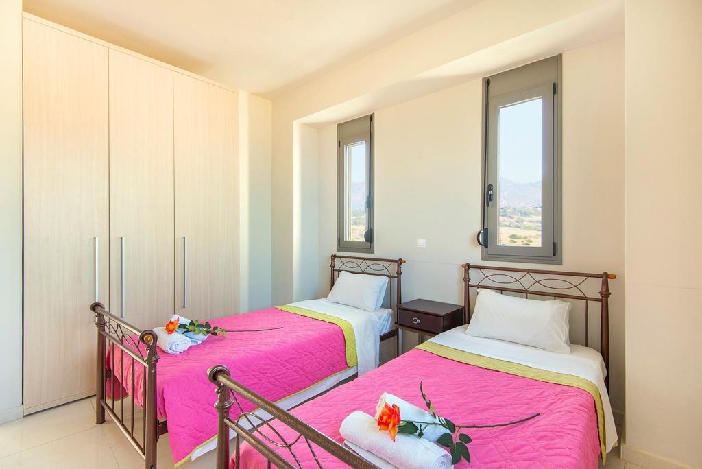Olga Luxury Beach Front Villas Lakhaniá Esterno foto